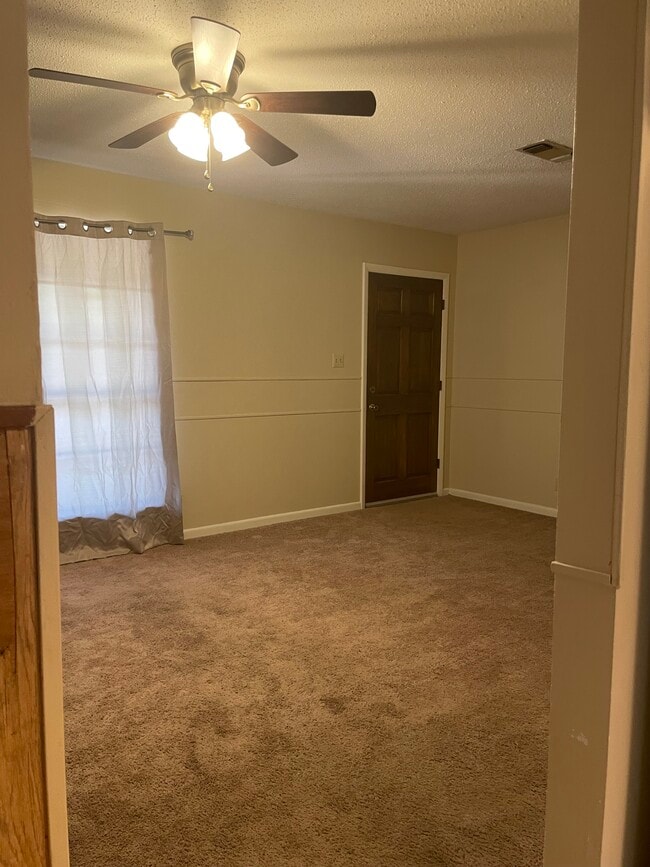 Building Photo - 107 Galahad Ct