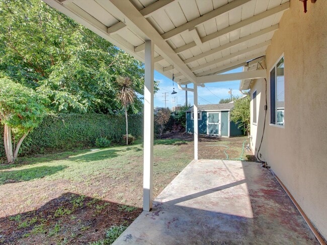 Building Photo - 3 bedrooms, 2 bathrooms house in La Habra