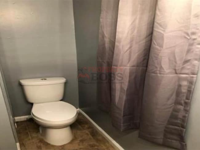 Building Photo - 802 Pine St