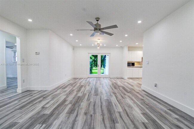 Building Photo - 5785 SW 160th Ave