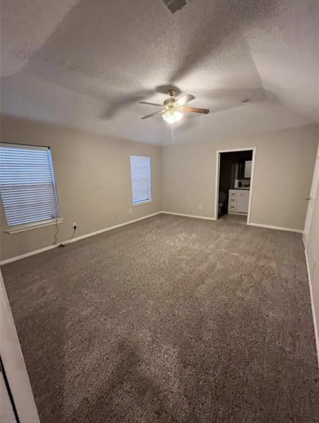 Building Photo - 11223 Willow Field Dr