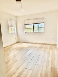 Building Photo - 4856 N State Rd 7