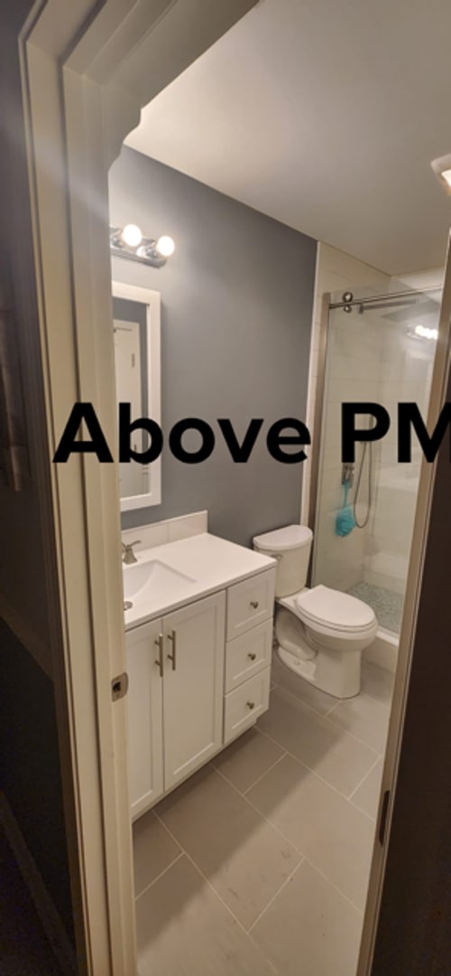 Building Photo - Downtown Greenville a fully Furnished house