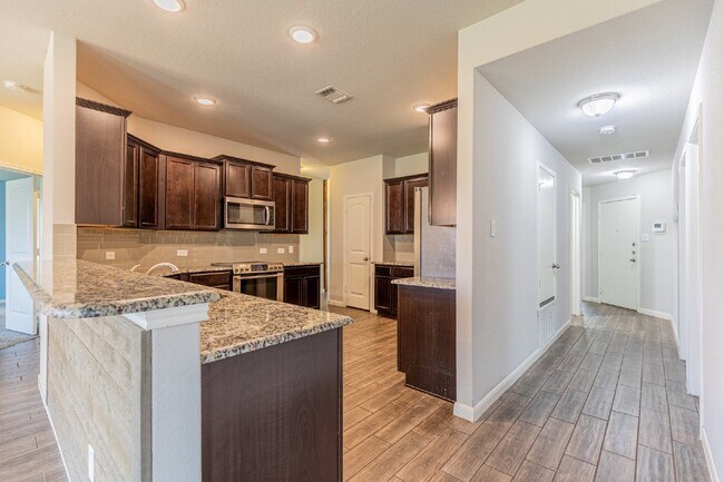 Building Photo - 925 Cypress Ml