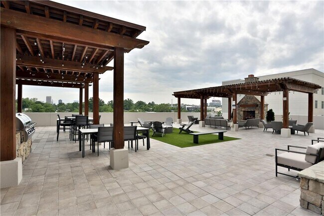 Building Photo - 270 17th St NW