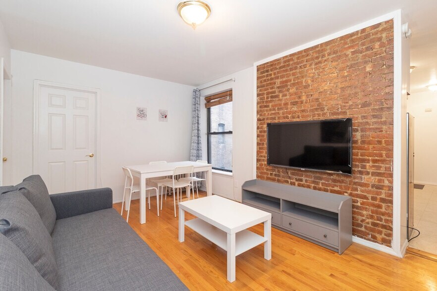 Building Photo - 329 E 94th St