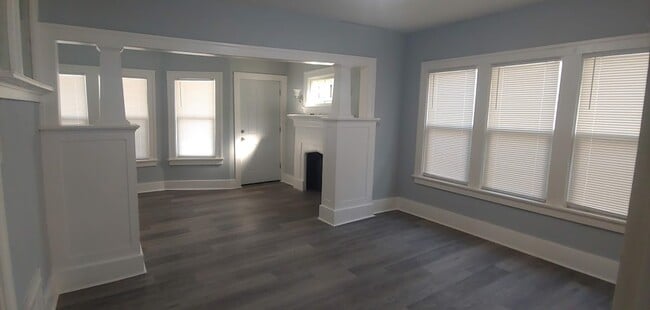 Building Photo - 2172 W Forest Home Ave