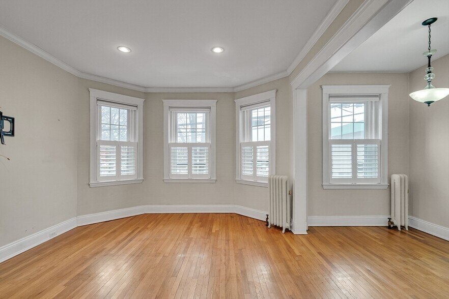 Building Photo - 315 Allston St