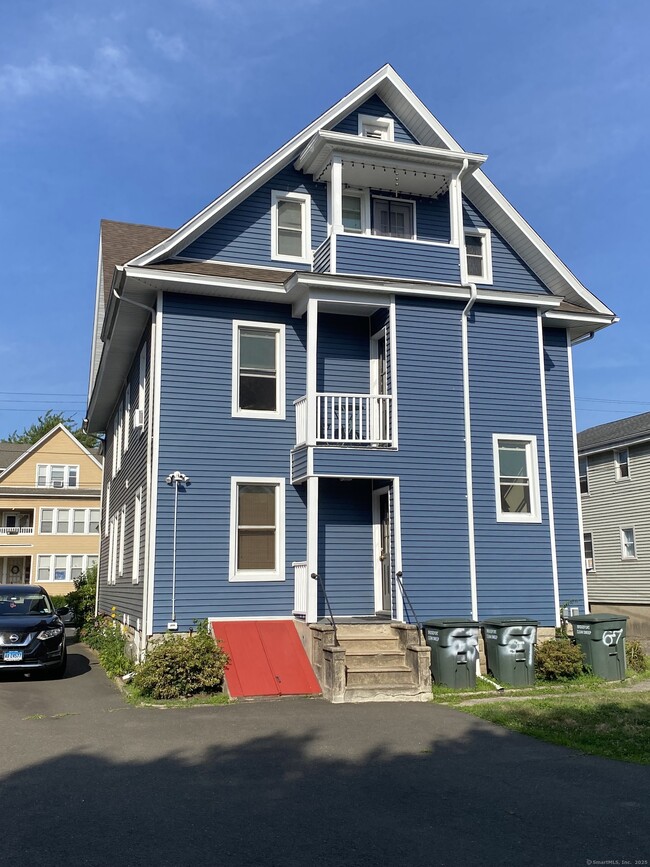 Building Photo - 65 Scofield Ave