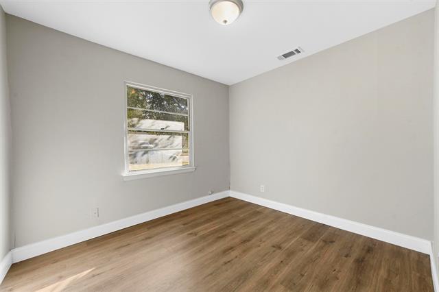 Building Photo - 1502 Kent Dr