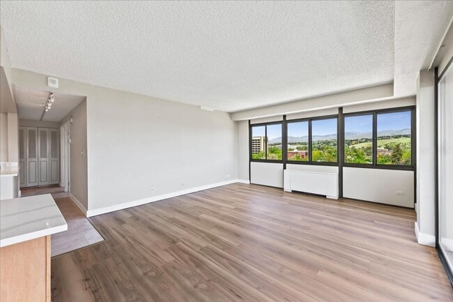 Building Photo - Stylish Imperial Plaza Condo in Prime Downtown Location