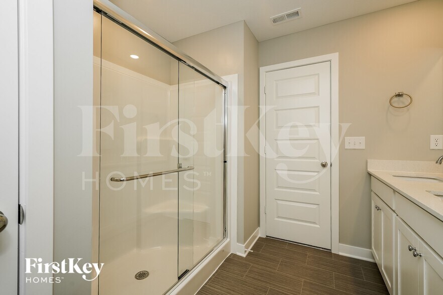 Building Photo - 2356 S Carlota Dr
