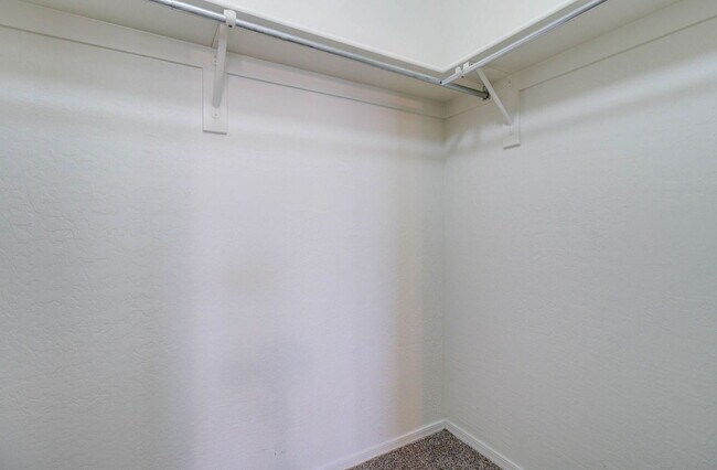 Building Photo - 15882 N 172nd Ln