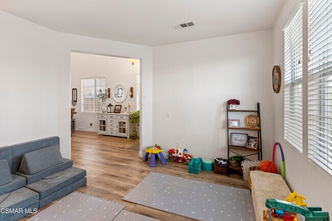 Building Photo - 1134 Gardenia Ln