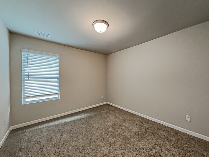 Building Photo - 1054 Wedgewood Ct NE