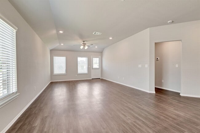 Building Photo - 261 Gallant Front Trl