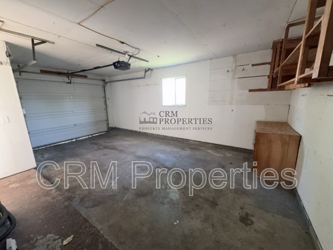 Building Photo - 2400 Balmoral Blvd