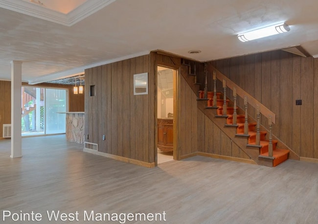 Building Photo - 1602 Greenwood Dr