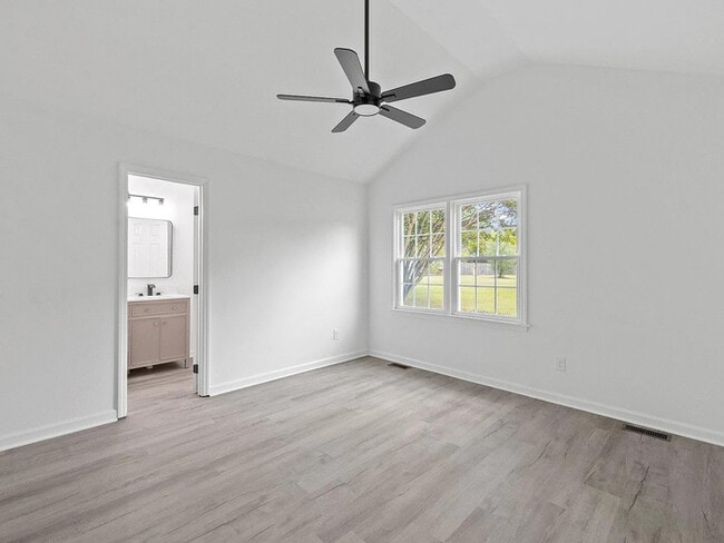 Building Photo - Lease OR Lease to Own