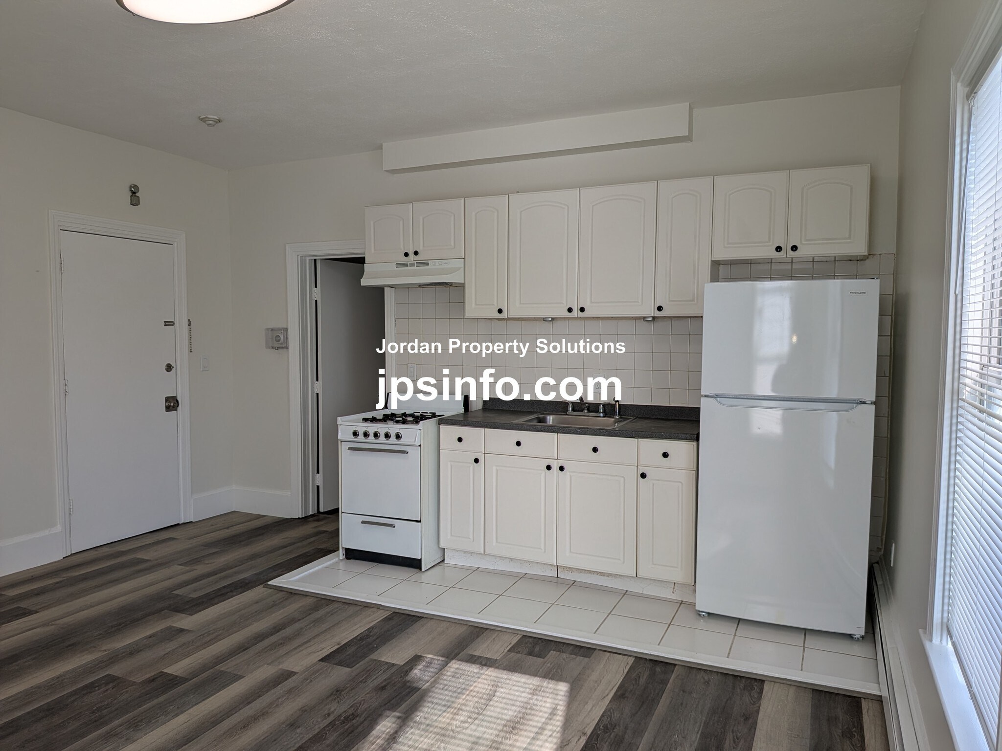 Building Photo - 110 Perkins St