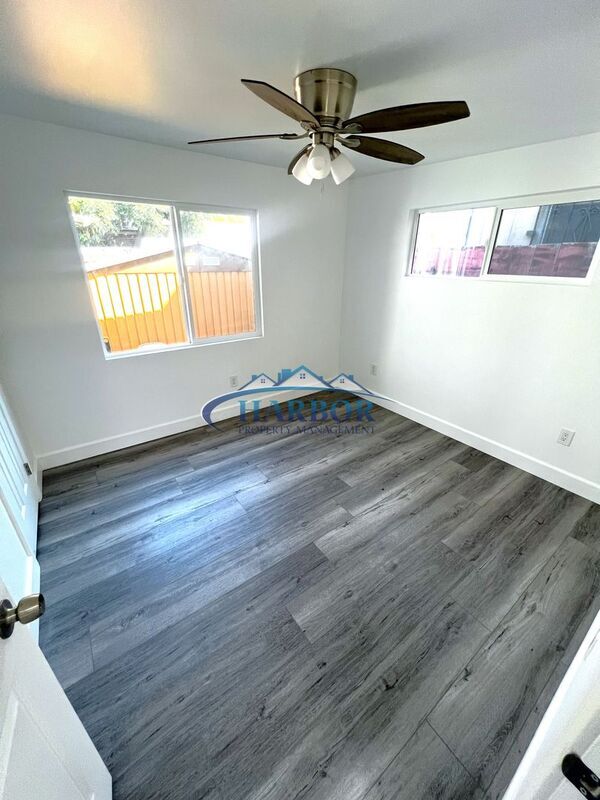 Building Photo - 2332 Cedar Ave