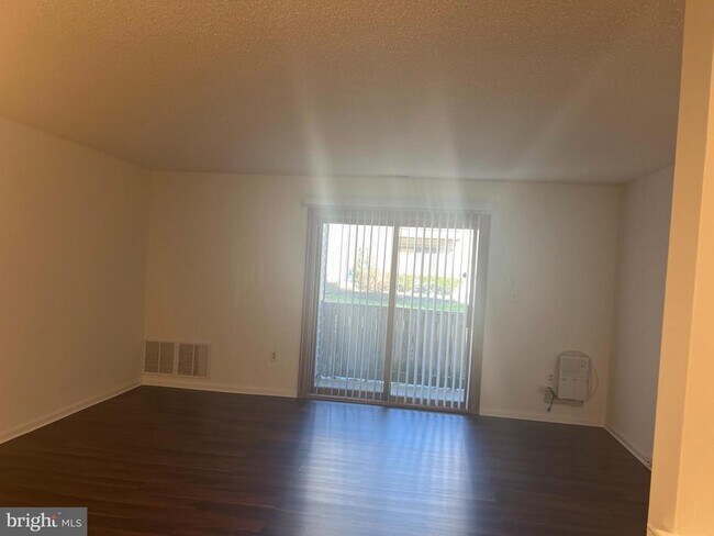 Building Photo - 1019 Ravens Crest Dr