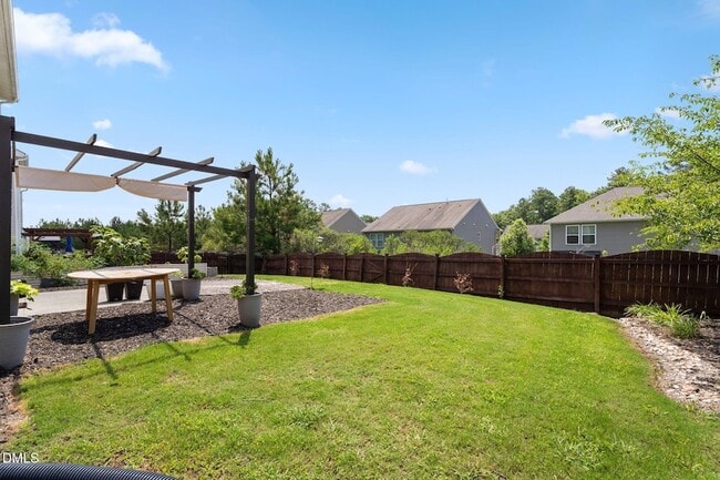 Building Photo - 855 Ember Dr