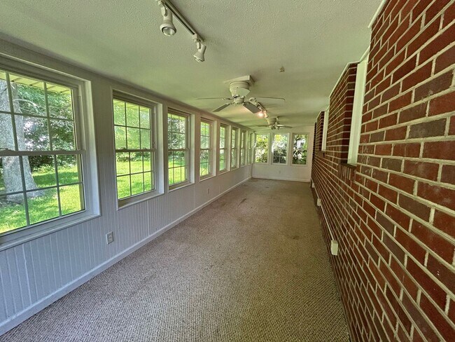 Building Photo - 3301 Brookside Ln