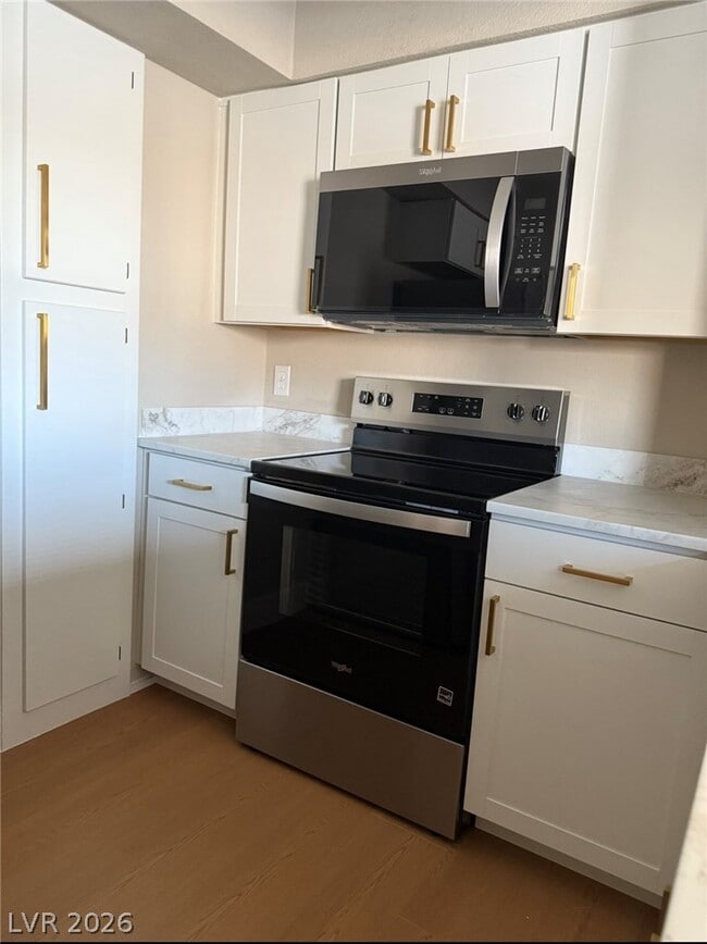 Building Photo - 1150 N Buffalo Dr