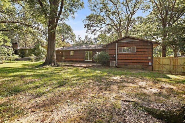 Building Photo - 111 Chiswick Cir