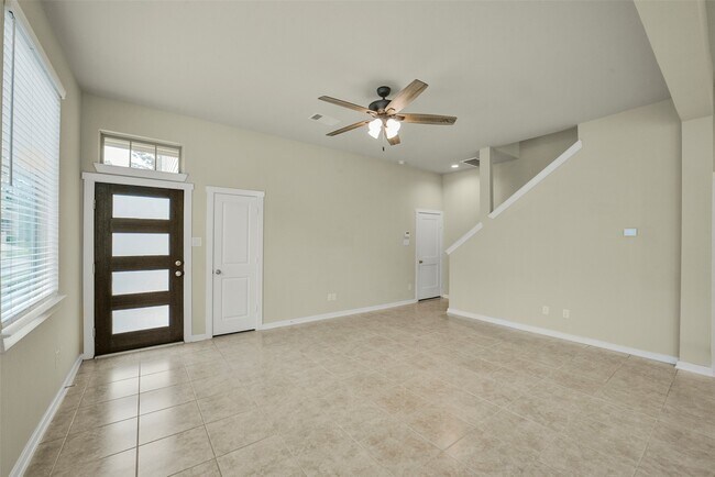 Building Photo - 323 N Spotted Fern Dr