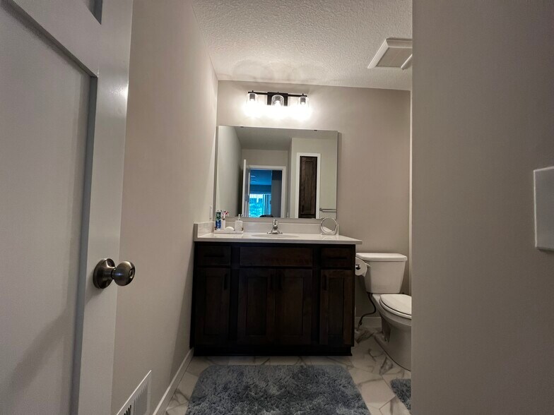 Building Photo - 7379 Degrio Way