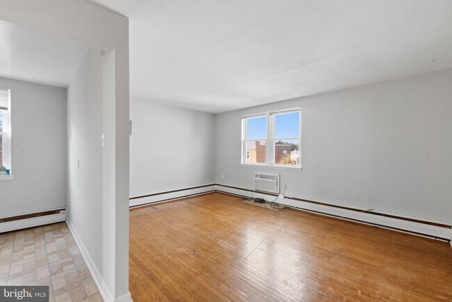 Building Photo - 5907 Houghton St