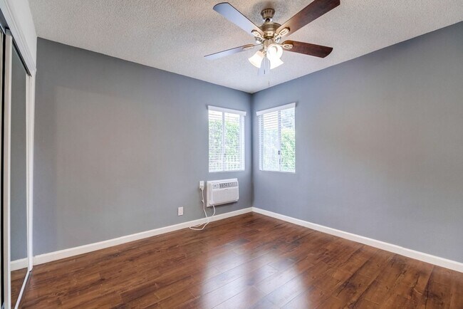 Interior Photo - Classic Courtyard Building on Venice Blvd – Secure, Convenient, Pet-Friendly