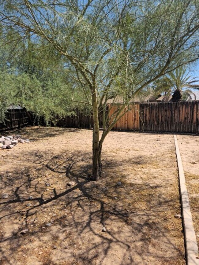 Building Photo - 4 bedroom in Tempe