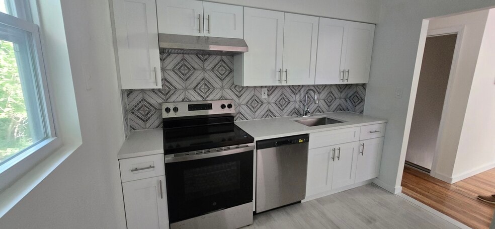 Walk-Through Kitchen - 153 Vernon Valley Rd