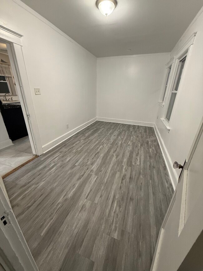 Building Photo - 16 N 7th St