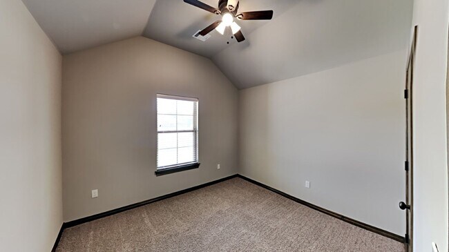 Building Photo - Very Beautiful Home in Mustang School Dist...