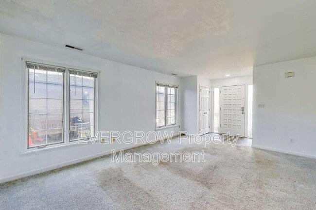 Building Photo - 142 N 7th Ave