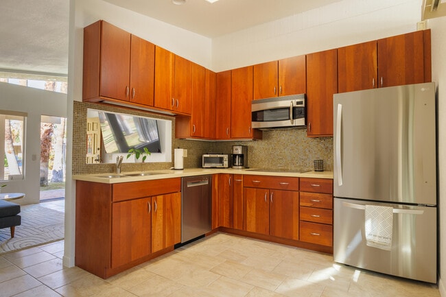 Building Photo - 290 San Jacinto Dr