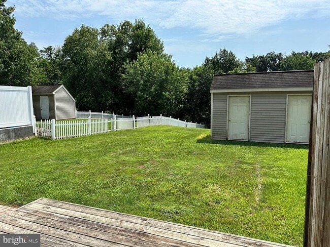 Building Photo - 15 Windemere Ct