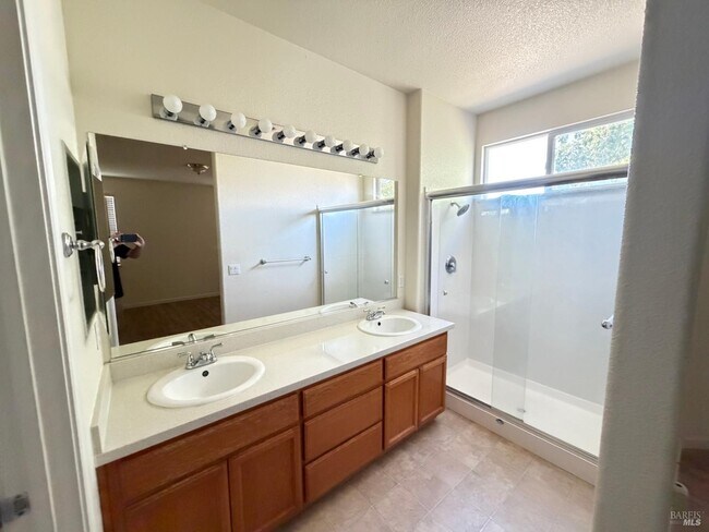 Building Photo - 760 Turnberry Terrace