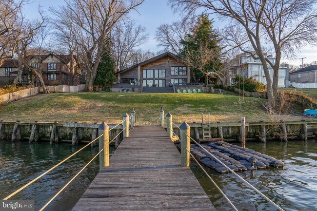 Building Photo - 10913 Mariner Dr
