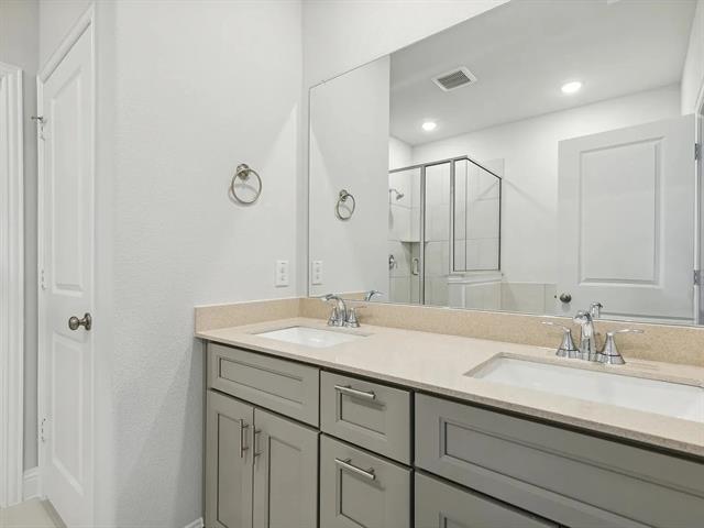 Building Photo - 701 Santa Lucia Dr