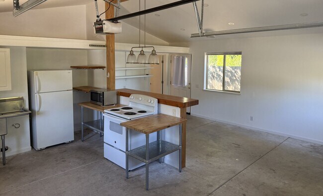 Building Photo - 4317 Raymonde Way