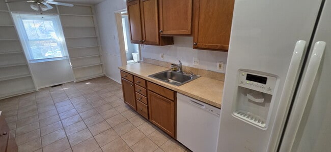 Building Photo - Upper level of townhome