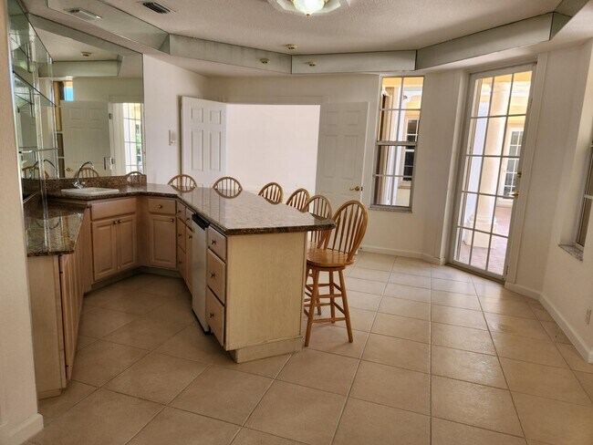 Building Photo - 17885 Fieldbrook Cir E