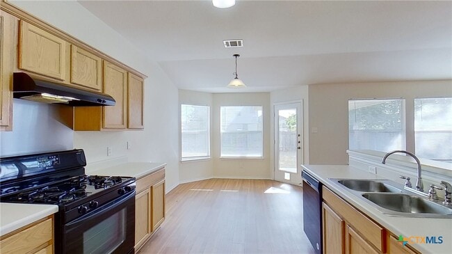 Building Photo - 1105 Burgess Dr