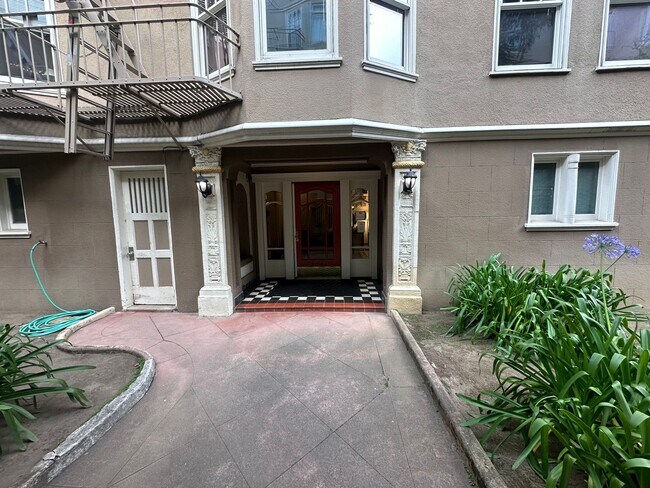 Building Photo - 2030 Fell Street