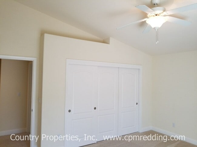Building Photo - Spacious 3-Bedroom Plus Office Home in Riv...